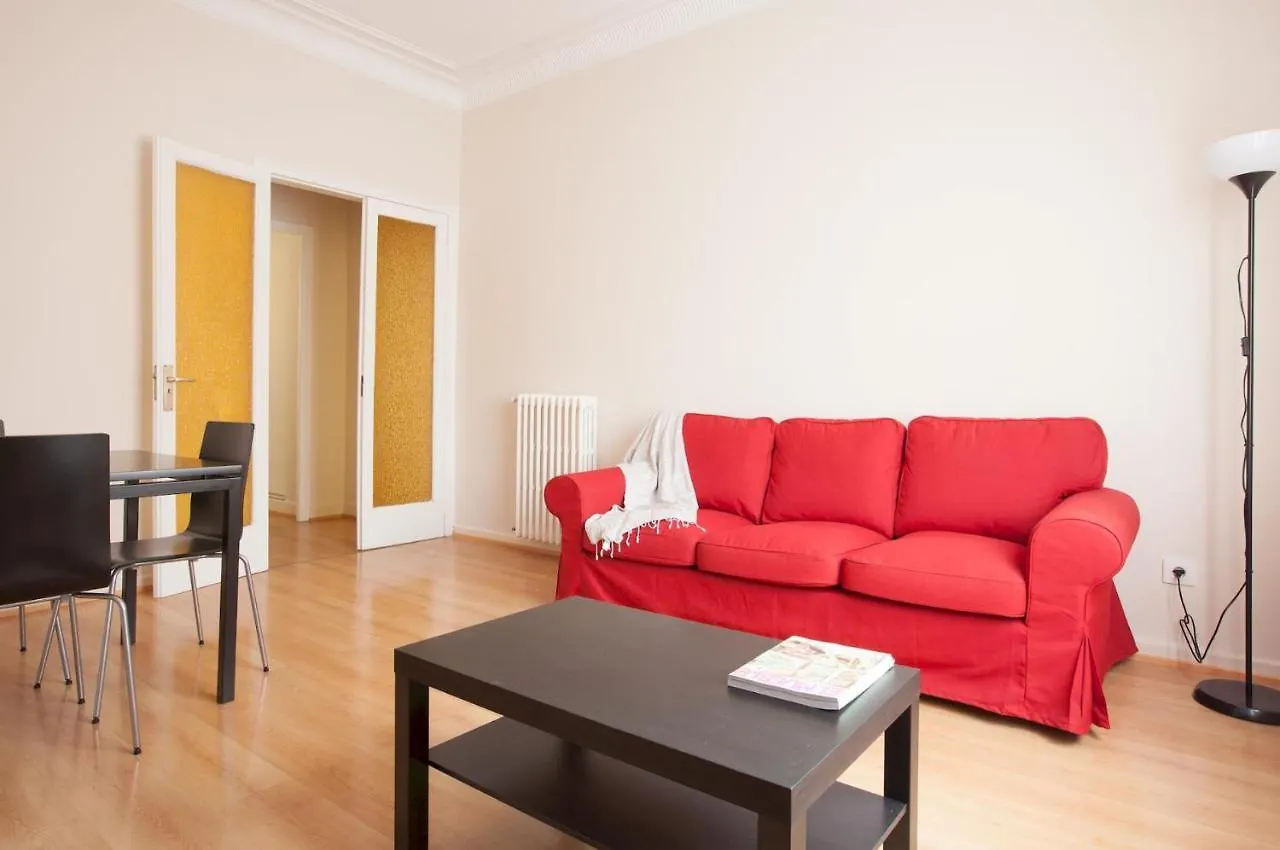 Apartment For Families And Staff Groups For 7 People Barcelona
