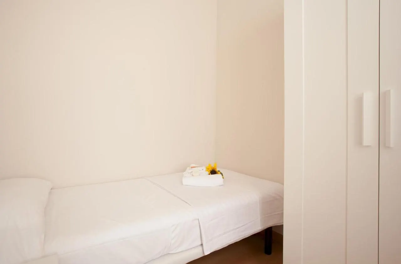 Apartment For Families And Staff Groups For 7 People Barcelona